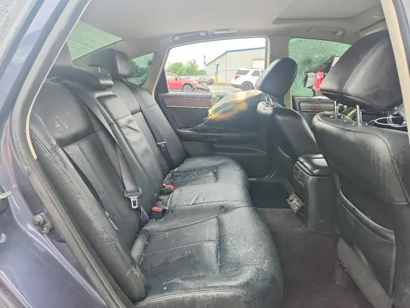 2010 INFINITI M35 X  