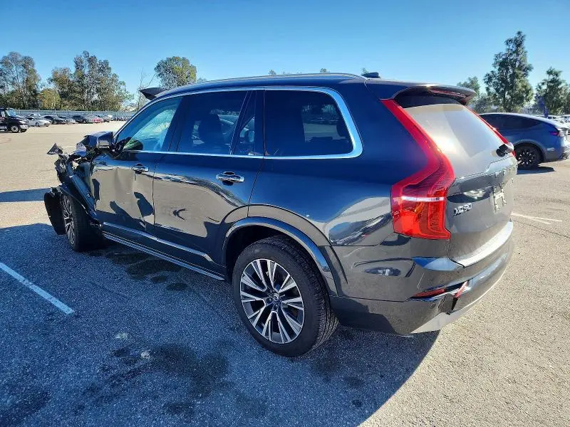 2022 VOLVO XC90 T6 MOMENTUM  