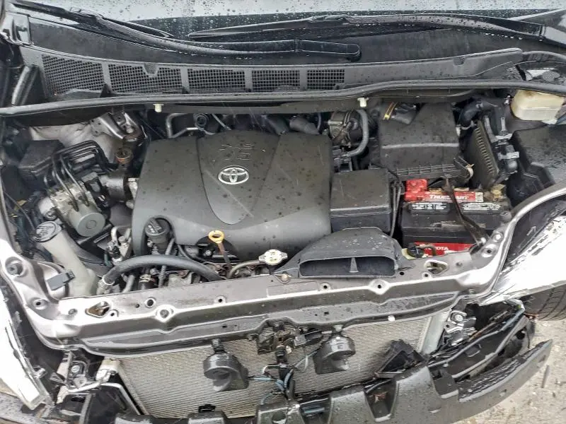 2017 TOYOTA SIENNA XLE  