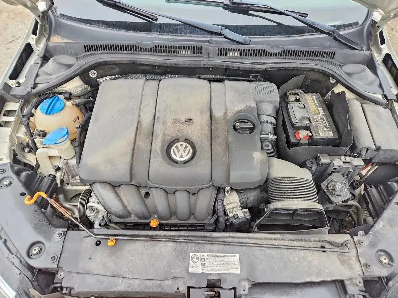 2011 VOLKSWAGEN JETTA SE  