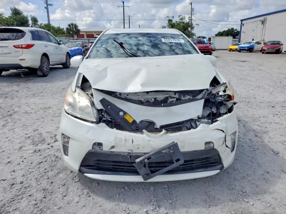 2013 TOYOTA PRIUS TWO  