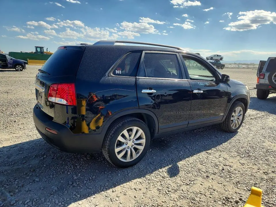 2011 KIA SORENTO LX  