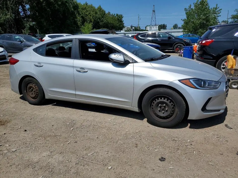 2018 HYUNDAI ELANTRA SE  