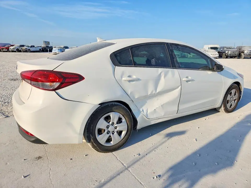 2017 KIA FORTE LX  