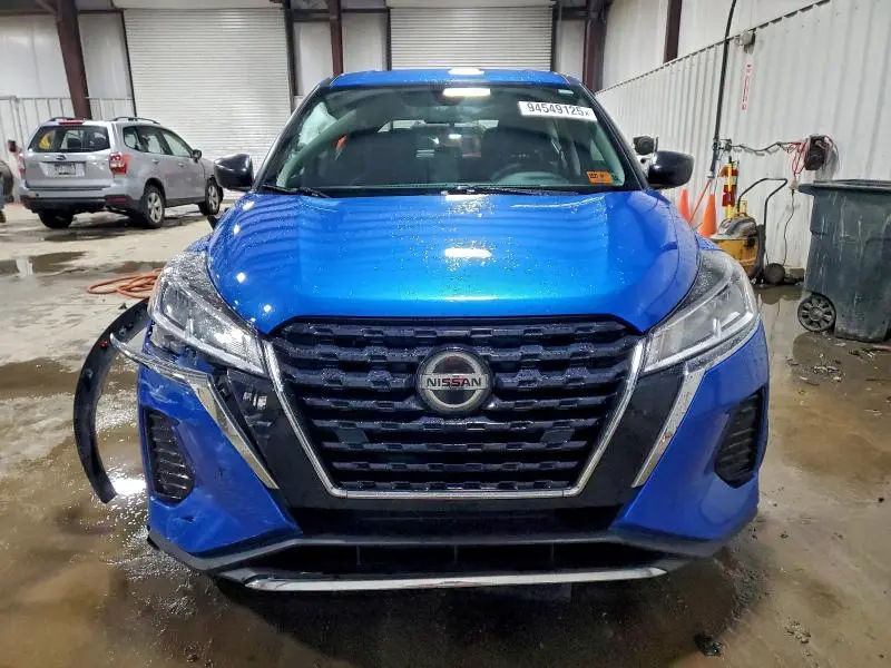 2021 NISSAN KICKS S  