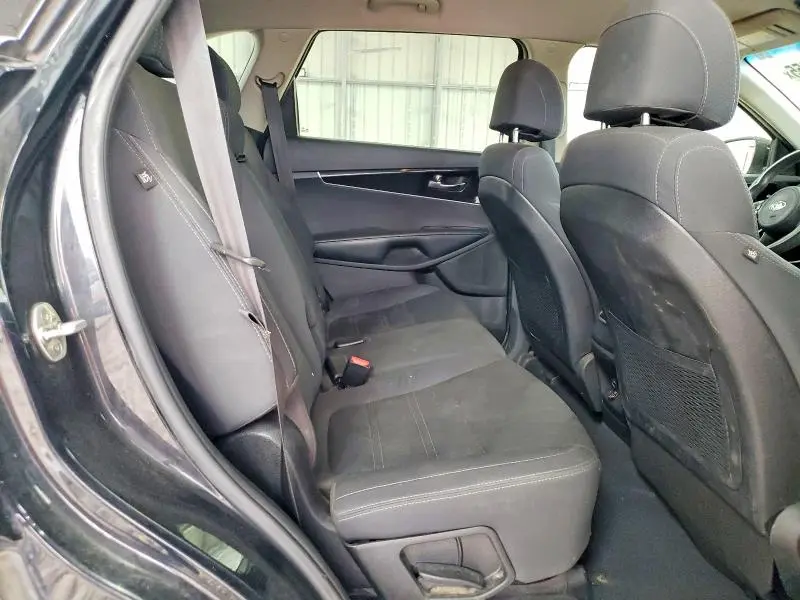 2017 KIA SORENTO LX V6  