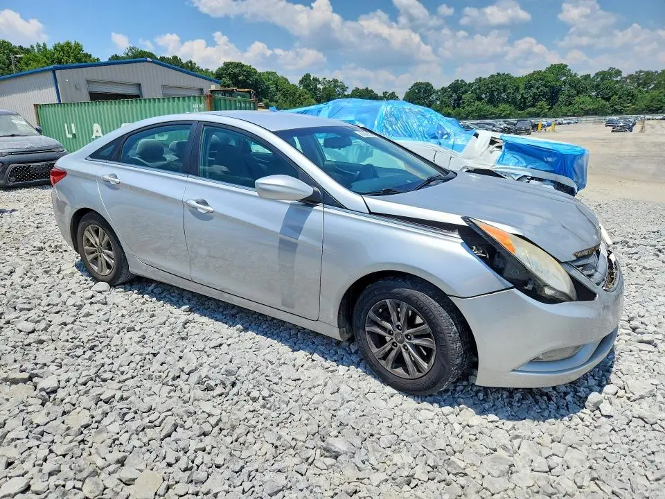 2013 HYUNDAI SONATA GLS  