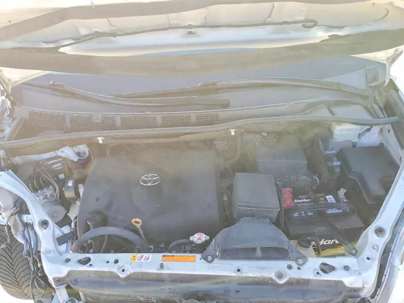 2017 TOYOTA SIENNA XLE PREMIUM 8-PASSENGER  
