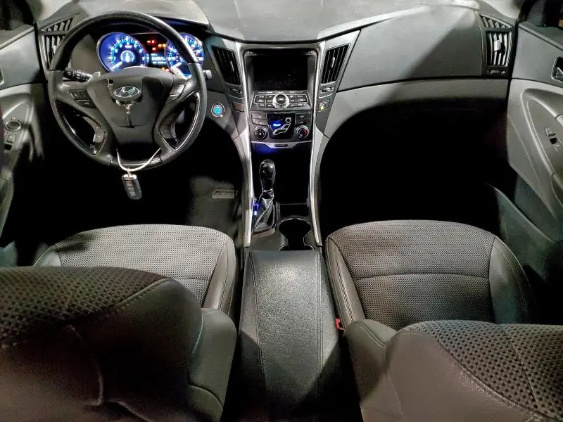 2012 HYUNDAI SONATA SE  