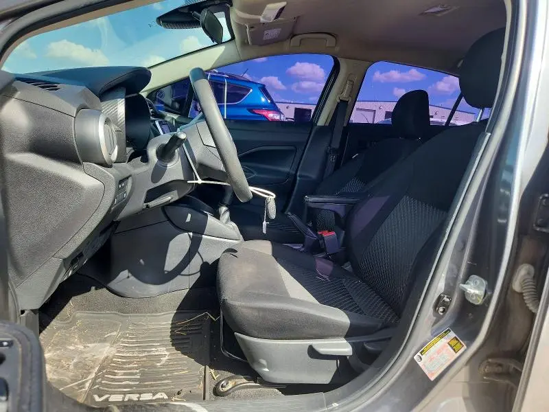 2021 NISSAN VERSA S  