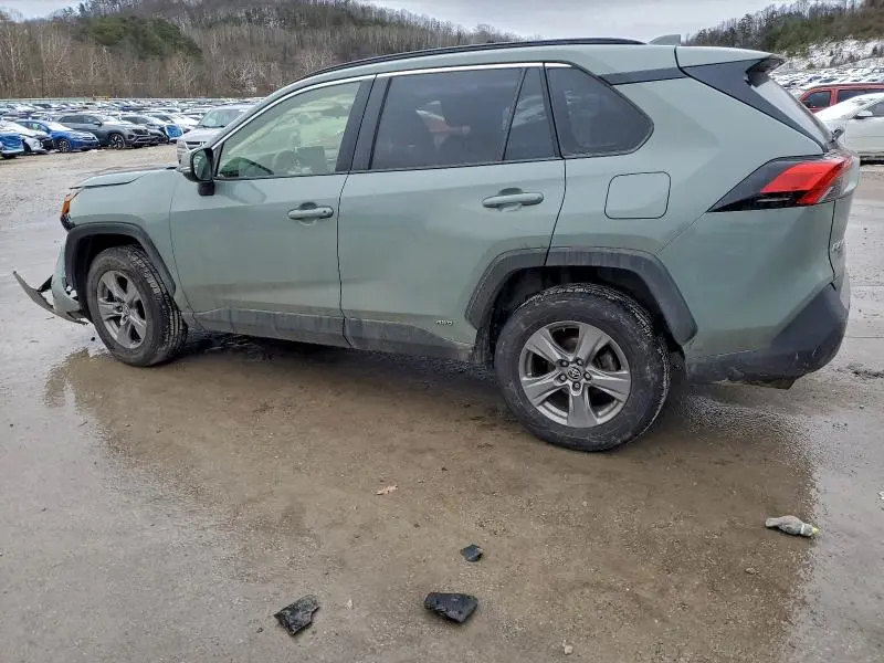 2023 TOYOTA RAV4 XLE  