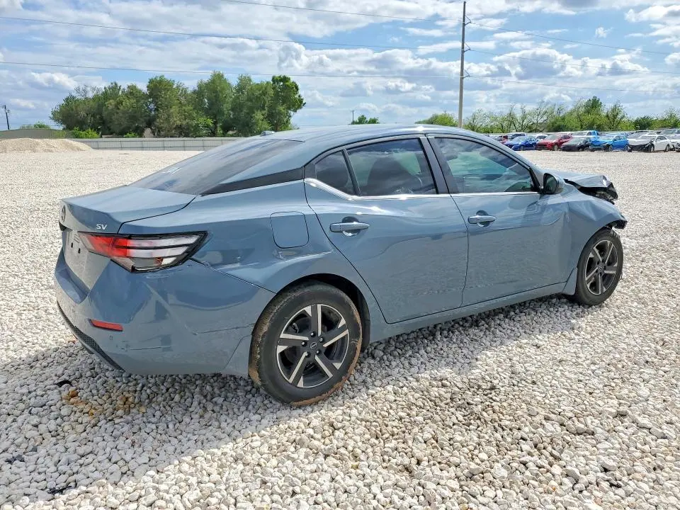 2024 NISSAN SENTRA SV  