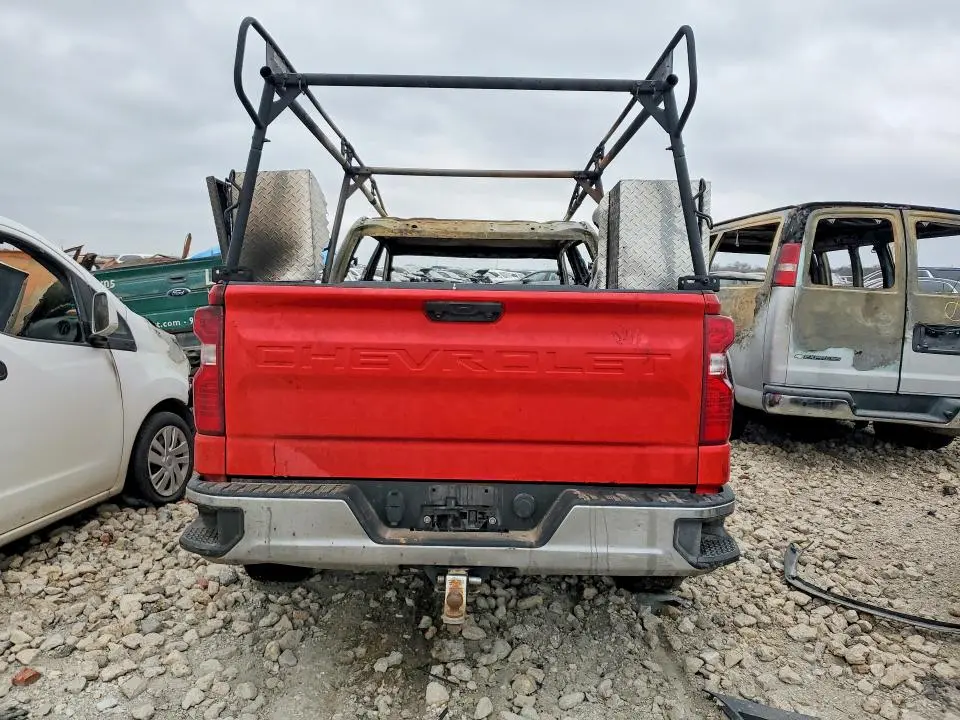 2023 CHEVROLET SILVERADO C1500 LT  