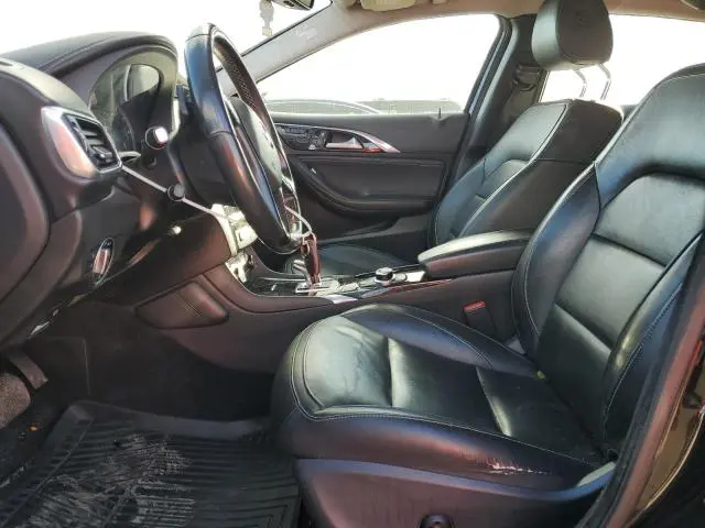 2018 INFINITI QX30 BASE  