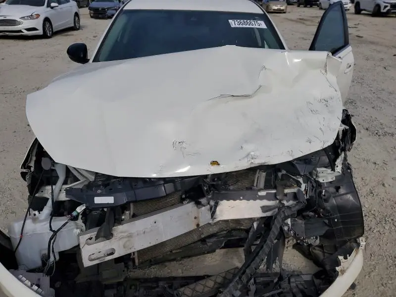 2022 NISSAN ALTIMA SR  