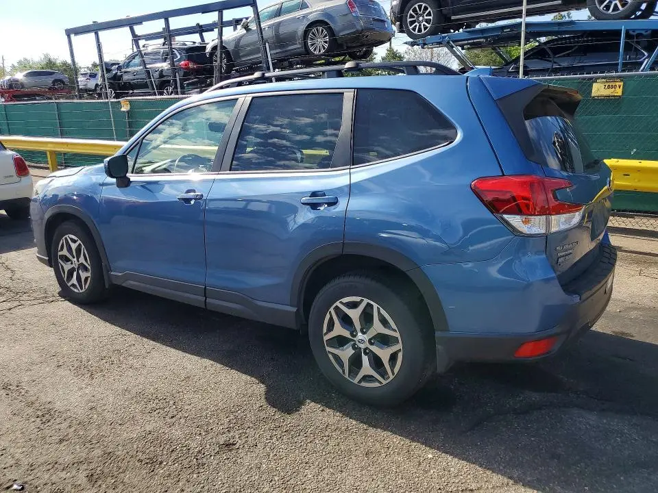 2022 SUBARU FORESTER PREMIUM  