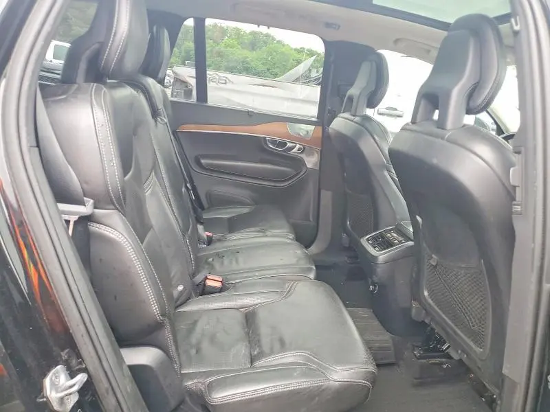 2016 VOLVO XC90 T6  