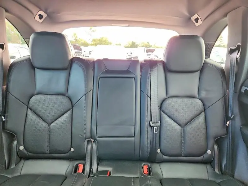 2014 PORSCHE CAYENNE   