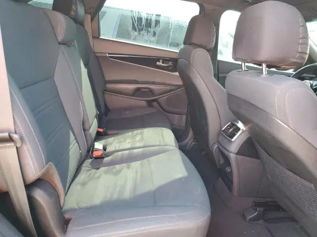 2017 KIA SORENTO LX  