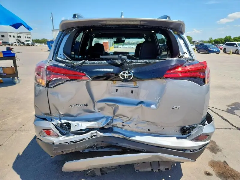 2018 TOYOTA RAV4 SE  