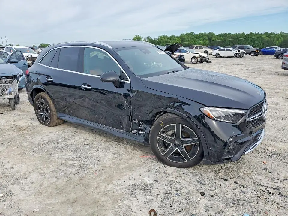 2024 MERCEDES-BENZ GLC 300  