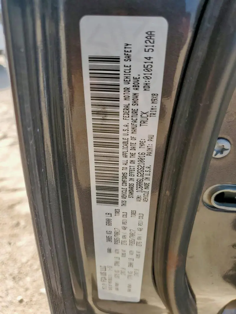 2016 RAM 1500 SLT  