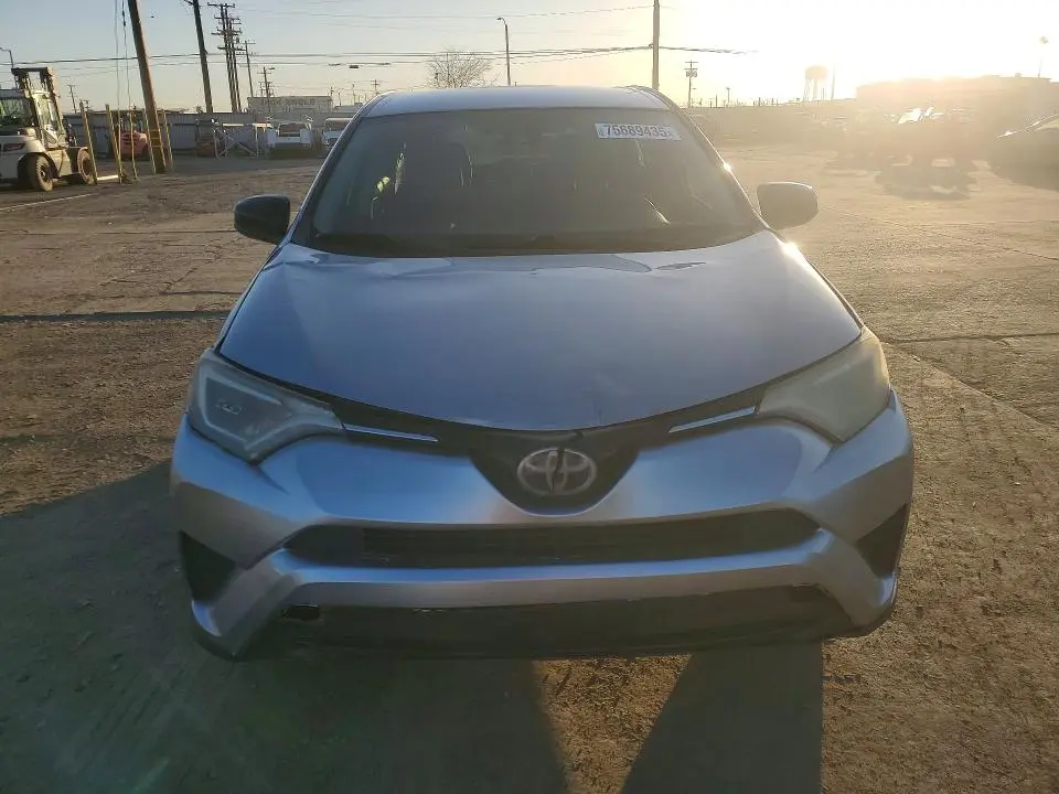 2018 TOYOTA RAV4 LE  