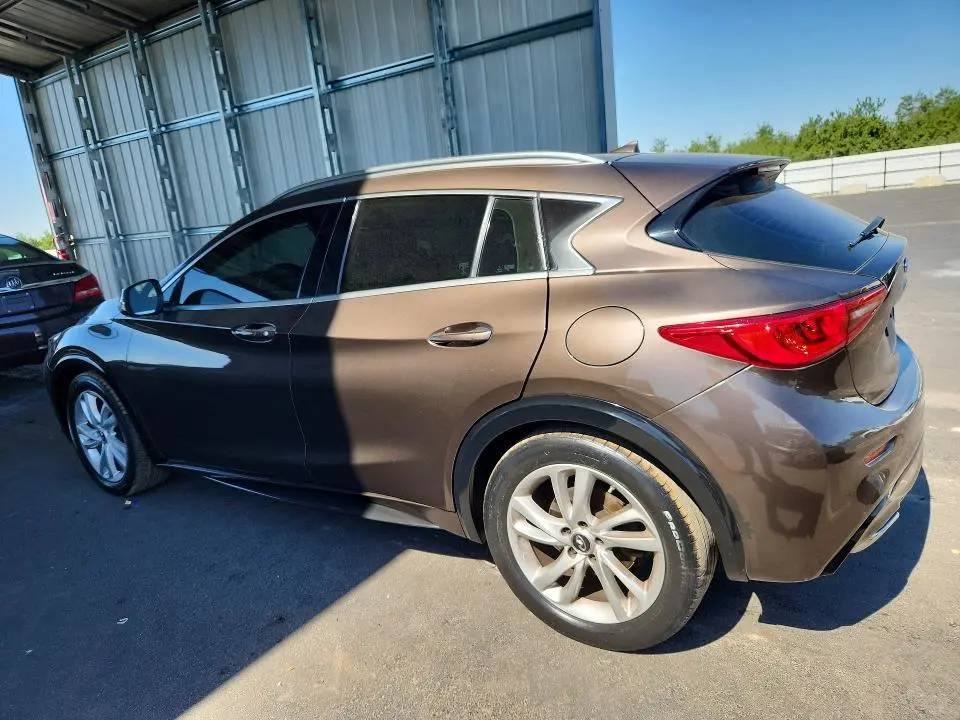 2017 INFINITI QX30 BASE  