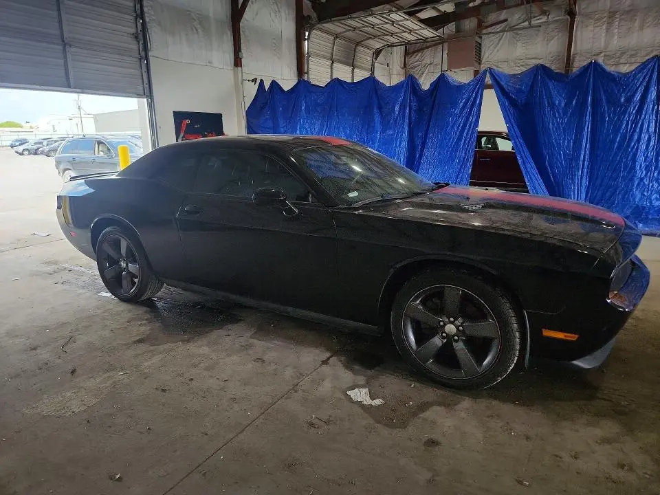 2013 DODGE CHALLENGER SXT  