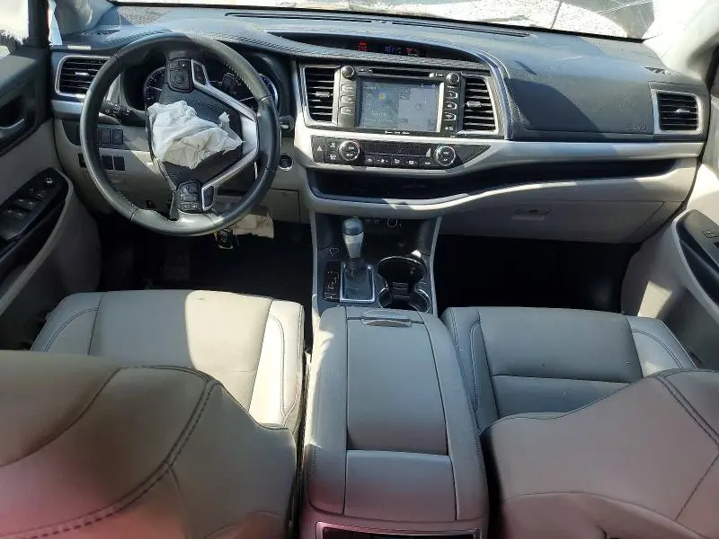 2019 TOYOTA HIGHLANDER XLE  