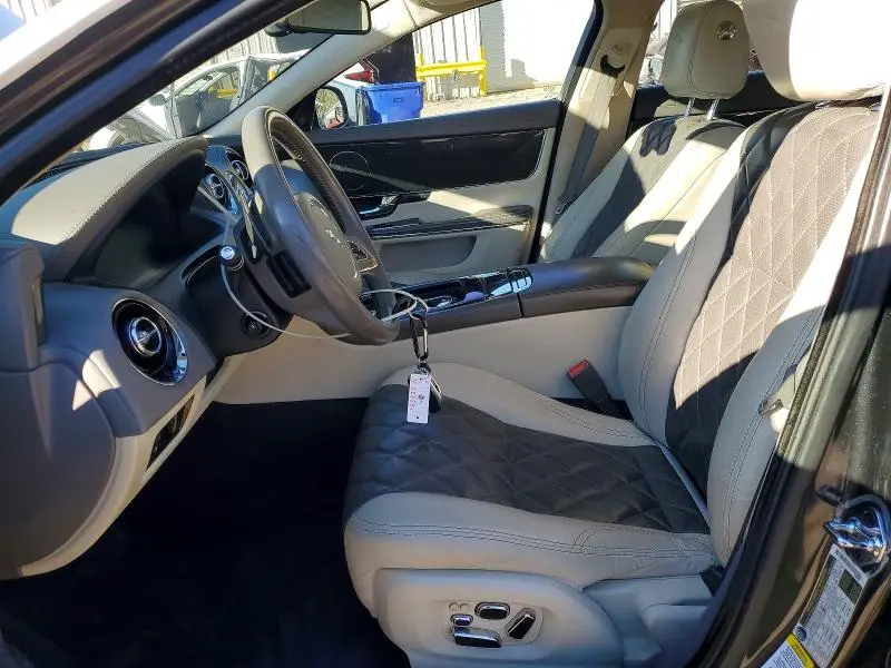 2012 JAGUAR XJ   