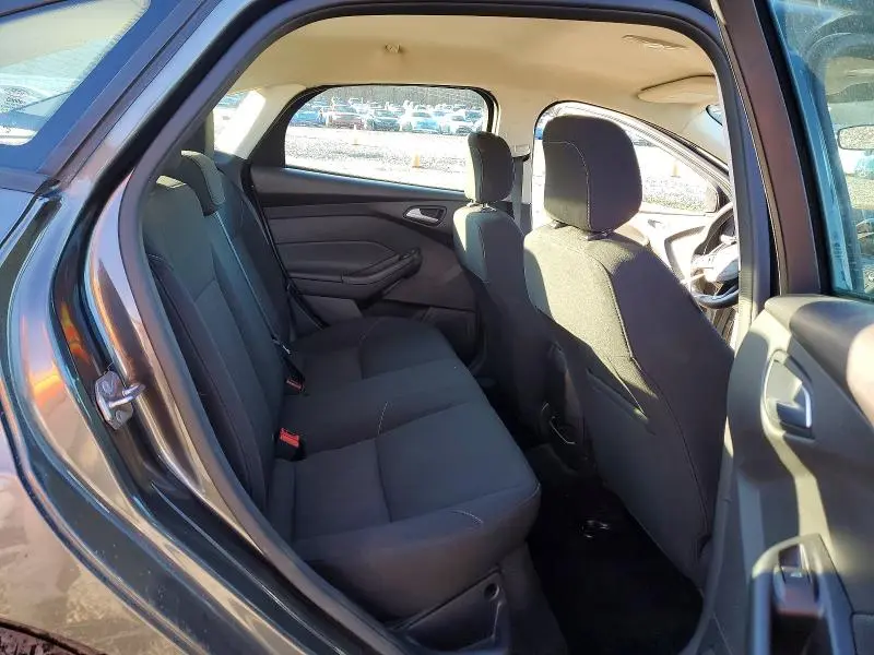 2018 FORD FOCUS SE  