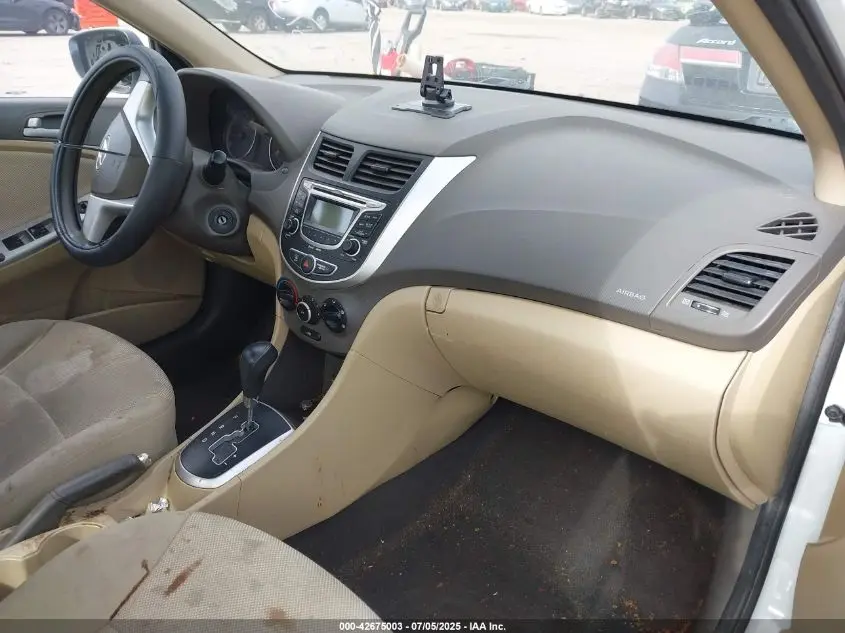 2012 HYUNDAI ACCENT GLS