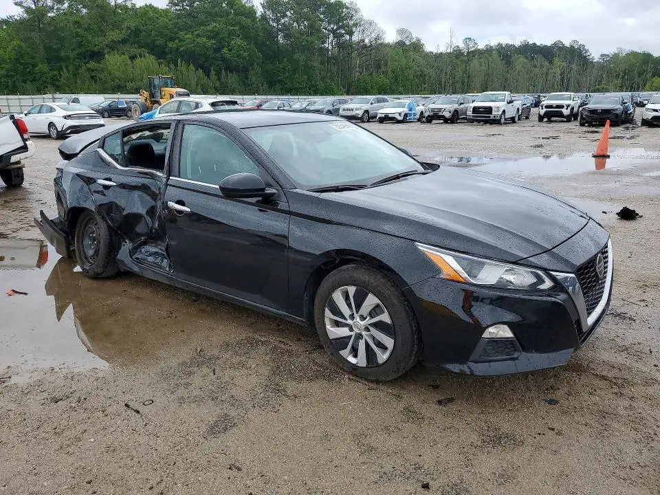 2019 NISSAN ALTIMA S  