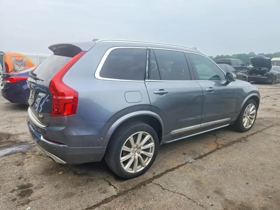 2016 VOLVO XC90 T6  