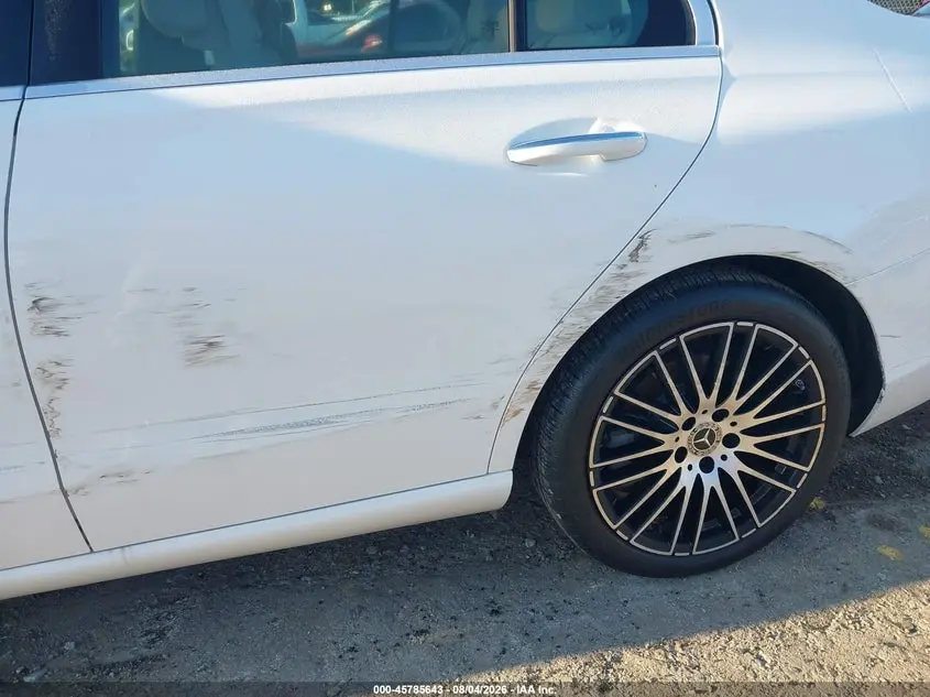 2024 MERCEDES-BENZ C 300  