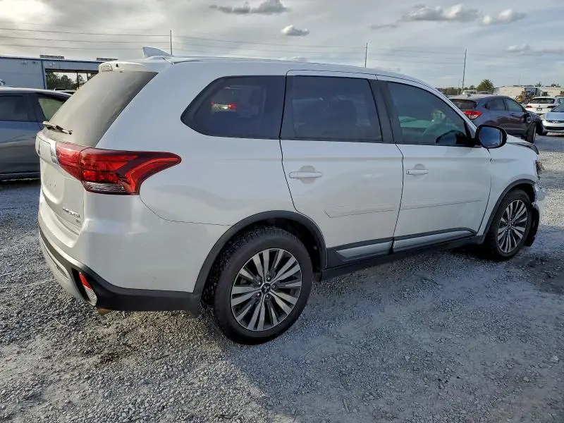 2019 MITSUBISHI OUTLANDER SE  