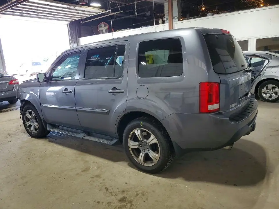 2015 HONDA PILOT SE  
