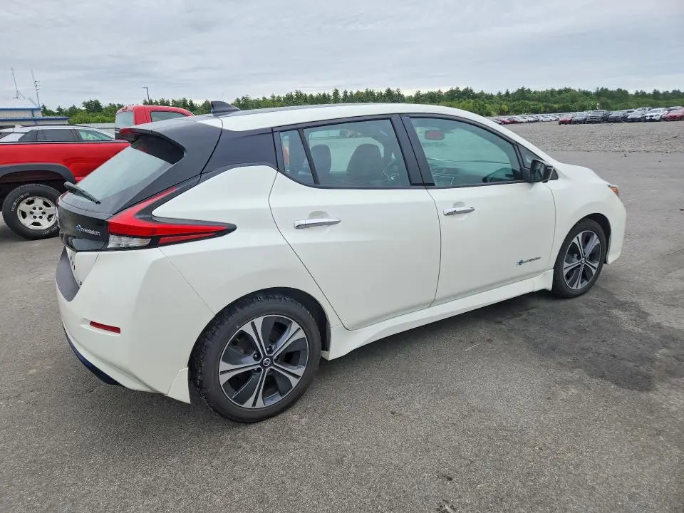 2018 NISSAN LEAF SL  