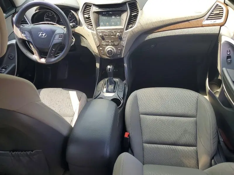 2018 HYUNDAI SANTA FE SE  