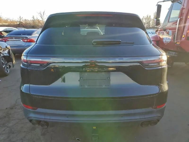 2021 PORSCHE CAYENNE S  