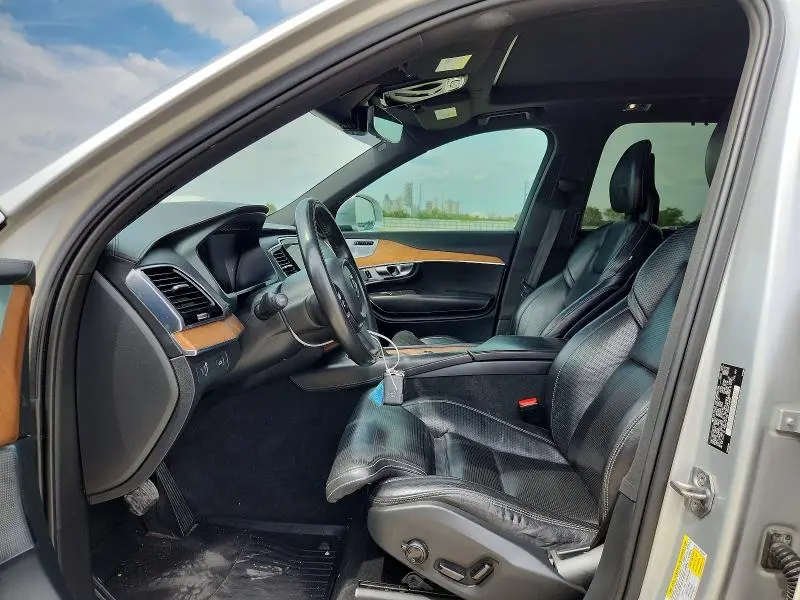2016 VOLVO XC90 T6  