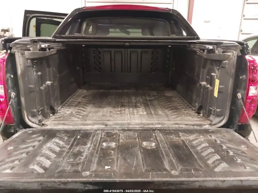 2013 CHEVROLET AVALANCHE LS