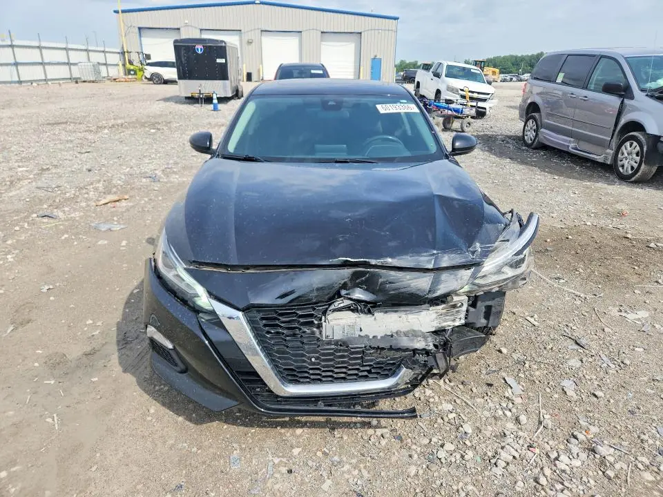 2022 NISSAN ALTIMA SV  