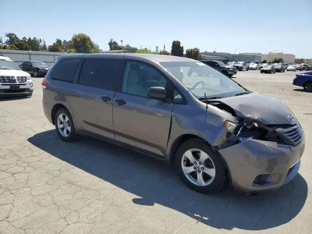 2012 TOYOTA SIENNA   