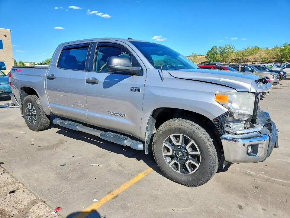 2016 TOYOTA TUNDRA SR5  