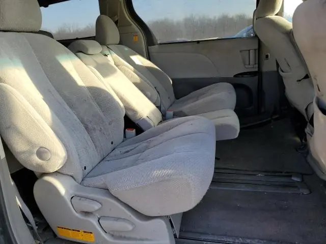 2011 TOYOTA SIENNA LE  