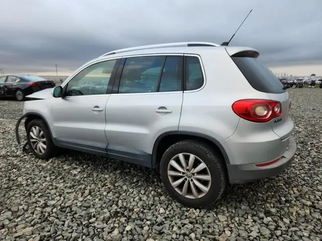 2011 VOLKSWAGEN TIGUAN S  