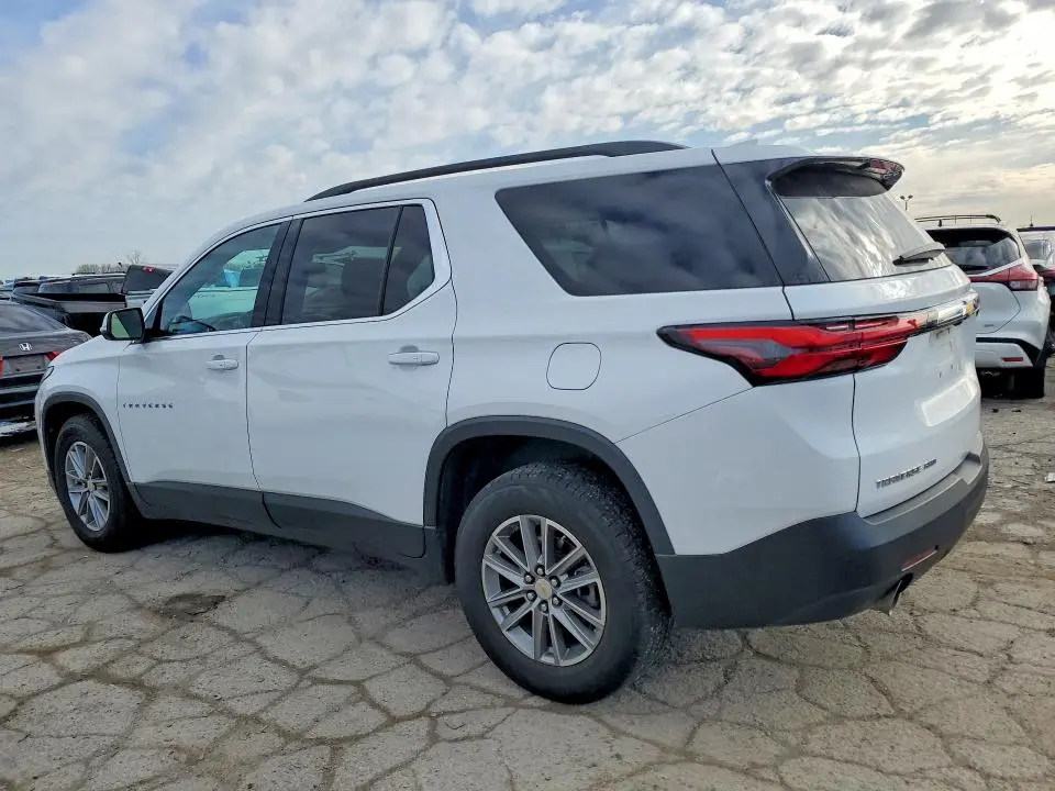 2023 CHEVROLET TRAVERSE LT  