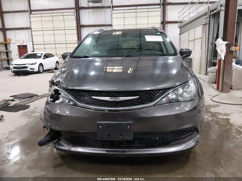 2021 CHRYSLER VOYAGER LXI